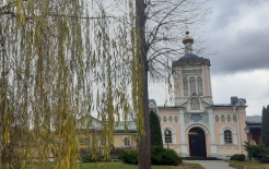 Территория Оптиной пустыни / Фото: Екатерина Коновалова