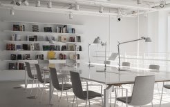 Библиотека. Дом культуры «ГЭС-2», Москва. 2023. Фото: Даниил Анненков/Дом культуры «ГЭС-2»  Библиотека. Дом культуры «ГЭС-2», Москва. 2023. Фото: Даниил Анненков/Дом культуры «ГЭС-2»