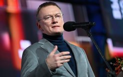 Генеральный директор сети 'Читай-город - Буквоед' Александр Брычкин на церемонии награждения лауреатов литературной премии 'Большая книга' / Источник: Пелагия Тихонова/РИА Новости