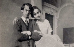 Владислав Ходасевич и Нина Берберова в Сорренто на вилле Максима Горького (1925) Владислав Ходасевич и Нина Берберова в Сорренто на вилле Максима Горького (1925)