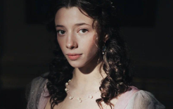 Полина Гухман в роли Наташи Ростовой Источник: t.me/sarik_i_moryak