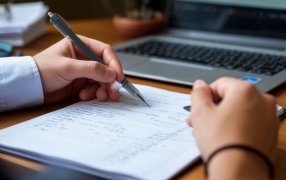 Изображение сгенерировано при помощи нейросети Шедеврум