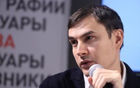 Сегодня главный редактор легендарной 'Юности' Сергей Шаргунов на страницах журнала вновь связывает поколения молодых и старших литераторов / Сергей Куксин