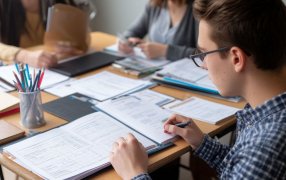 Сгенерировано при помощи нейросети Шедеврум