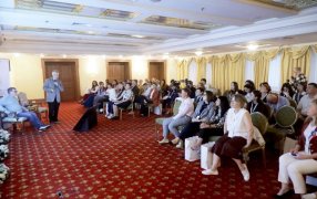Русисты из 25 стран, победители XXV Международного Пушкинского конкурса 'РГ', отправились на обзорную экскурсию по Москве  / Аркадий Колыбалов/РГ