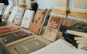 Books by László Krasznahorkai. Photo: Samuel Unéus. / https://www.nobelprize.org/all-nobel-prizes-2025/