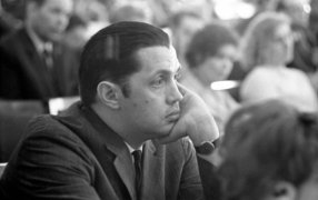 Роберт Иванович Рождественский / Лев Иванов/РИА Новости Роберт Иванович Рождественский / Лев Иванов/РИА Новости