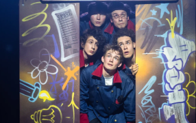 В Петербурге выпустили рэп-мюзикл о Пушкине - лицеисте / Фото: Артур Миляков / «Театральный проект 27» В Петербурге выпустили рэп-мюзикл о Пушкине - лицеисте / Фото: Артур Миляков / «Театральный проект 27»