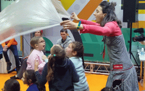 В очень солнечной системе: джем-сейшен с поэтами на non/fiction27/ Фото: Вера Федорук В очень солнечной системе: джем-сейшен с поэтами на non/fiction27/ Фото: Вера Федорук