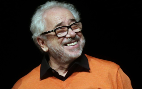 8 января, поэту и переводчику Михаилу Яснову исполнилось бы 80 лет. Но не случилось. Михаила Давидовича не стало в 2020 году.
 / Сергей Фадеичев/ТАСС
