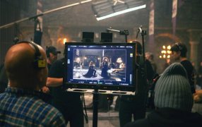 Съемочная группа сосредоточена: рекламный ролик по 'Скупому рыцарю' дорогого стоит. / ВТБ