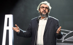 Ректор Школы-студии МХАТ Игорь Золотовицкий на торжественной церемонии награждения лауреатов 'Премии Художественного театра' в МХТ имени А.П. Чехова. 2025 г. / Фото: Екатерина Чеснокова/ РИА Новости