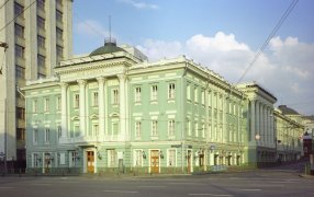 Путин дал поручение обеспечивать ежегодное проведение торжественной церемонии открытия Всероссийской недели детской книги в Доме Союзов /  Дом Союзов (Благородное собрание) в Москве. Фото: Юрий Артамонов (РИА Новости)