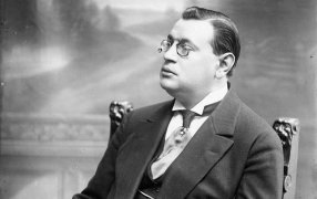 Аркадия Аверченко называли 'Королем смеха' и 'русским Марком Твеном'/ Аркадий Аверченко, 1913 год / Википедия