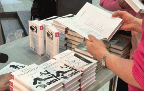 Роман Сенчин представил книгу «Поминки» на ярмарке non/fictioNвесна/ Нина Дымченко Роман Сенчин представил книгу «Поминки» на ярмарке non/fictioNвесна/ Нина Дымченко