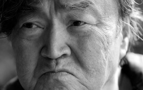 Олжас Омарович Сулейменов? азахский писатель, общественный деятель, поэт, дипломат и литературовед / Wikipedia Олжас Омарович Сулейменов? азахский писатель, общественный деятель, поэт, дипломат и литературовед / Wikipedia