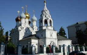 Здание церкви с шатровой колокольней Храма Святителя Николая в Пыжах на улице Большая Ордынка в Москве. / Источник: Владимир Федоренко/РИА Новости