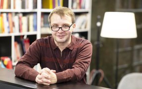Алексей Сальников: Сюжеты обычно рождаются сами собой, и рассказ - способ избавиться от преследующего тебя сюжета. / М.Конанков / Octagon.Media / ТАСС