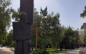 Памятник Достоевскому в Омске Фото: Екатерина Коновалова