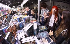 Место встречи остается прежним - Международная московская книжная ярмарка. / Сергей Михеев Место встречи остается прежним - Международная московская книжная ярмарка. / Сергей Михеев