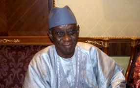 Сенегальский писатель Шейх Хамиду Кан. / Serigne Diagne/ CC BY-SA 2.0/ wikipedia.org
