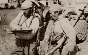 Владимир Арсеньев и его проводник Дерсу Узала. 1907 год.