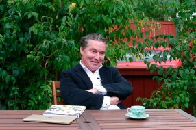 Правнук Льва Толстого получил гражданство России/ Даниил Толстой. Кадр видео канала Serguei Pestov (Familjen Pestov Mildström)/ YouTube