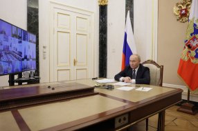 http://kremlin.ru/events/president/news/79414/photos