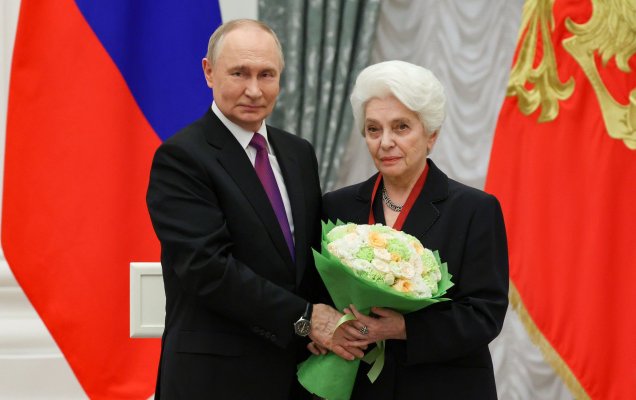 Владимир Путин и Наталия Солженицына / Источник: http://kremlin.ru/events/president/news/78379/photos