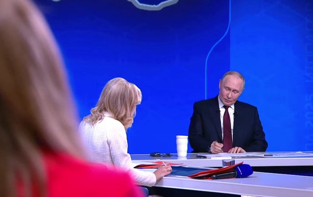 Фото: скриншот трансляции «Прямой линии с Владимиром Путиным — 2025»