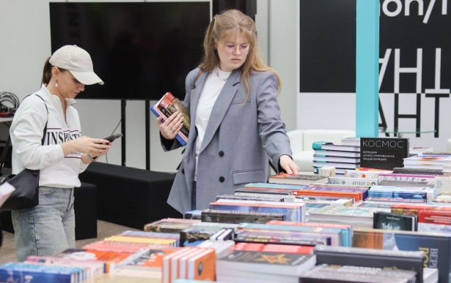  Николай Долгополов представил на non/fictioNвесна новую книгу «Геворк и Гоар Вартанян»
