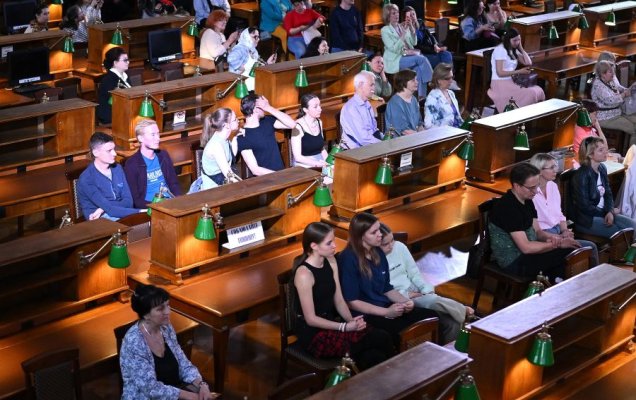 Слушатели во время литературных чтений в рамках акции 'Библионочь'в читальном зале № 3 Российской государственной библиотеки / Фото: Алексей Майшев/РИА Новости