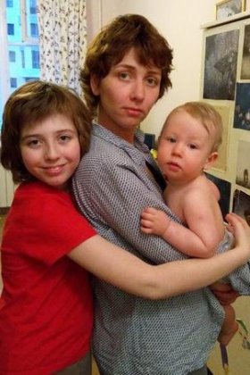 Анна Старобинец с детьми