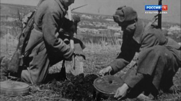 Оставляя Псковщину в 1944-м, немцы буквально начинили взрывчаткой могилу Александра Сергеевича Пушкина — пытаясь ее разминировать, погибли 9 советских саперов