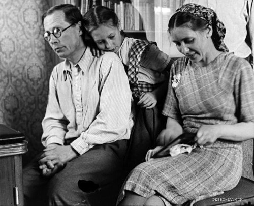 Н.Заболоцкий с женой и дочерью