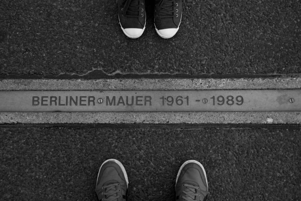 Ровно 30 лет назад, 9 ноября, была разрушена Берлинская стена. Но заметила ли это немецкая литература и сама Германия?