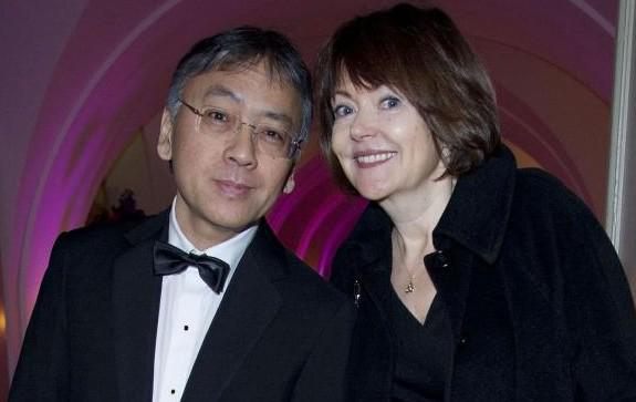 Кто такой Кадзуо-Исигуро-нобелевский-лауреат-по-литературе-2017_ с женой