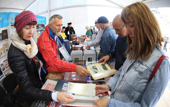 Книги на фестивале Красная площадь