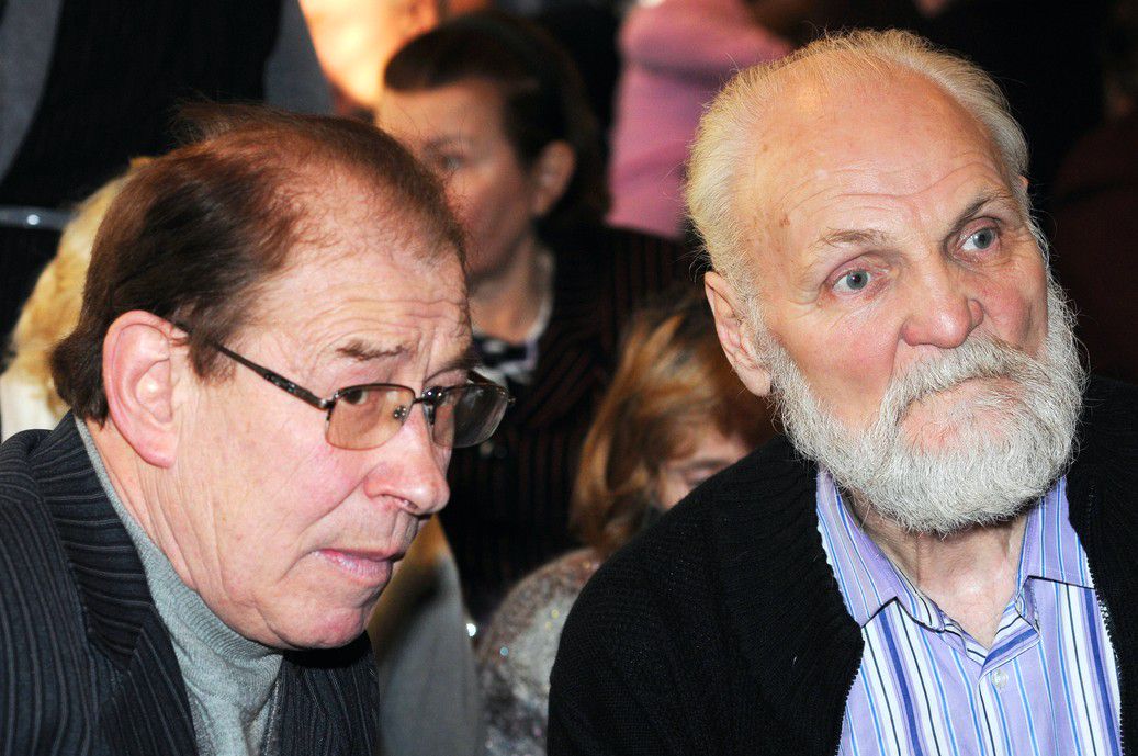 На фото: Анатолий Гребнев и Владимир Крупин (справа)