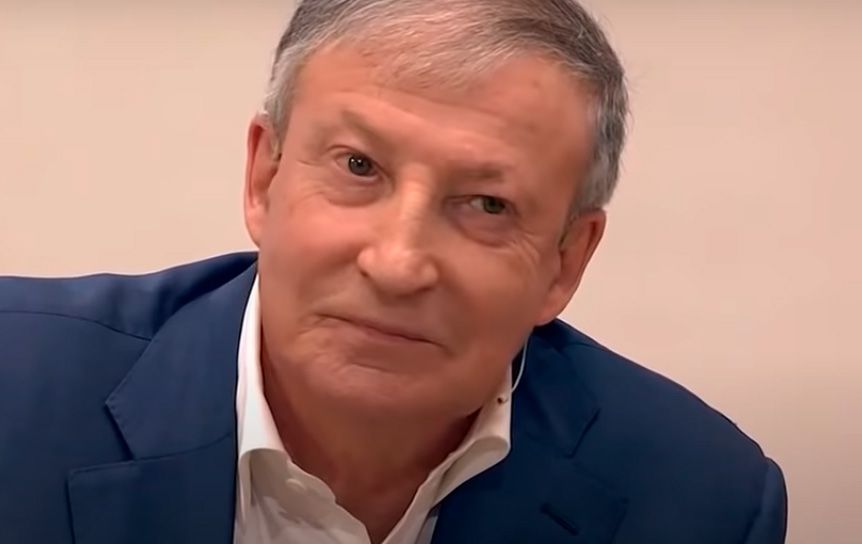 Вышла книга Семена Альтова 'Классика жанра'  / скрин экрана передачи  'Судьба человека с Борисом Корчевниковым' канала 'Россия-1'