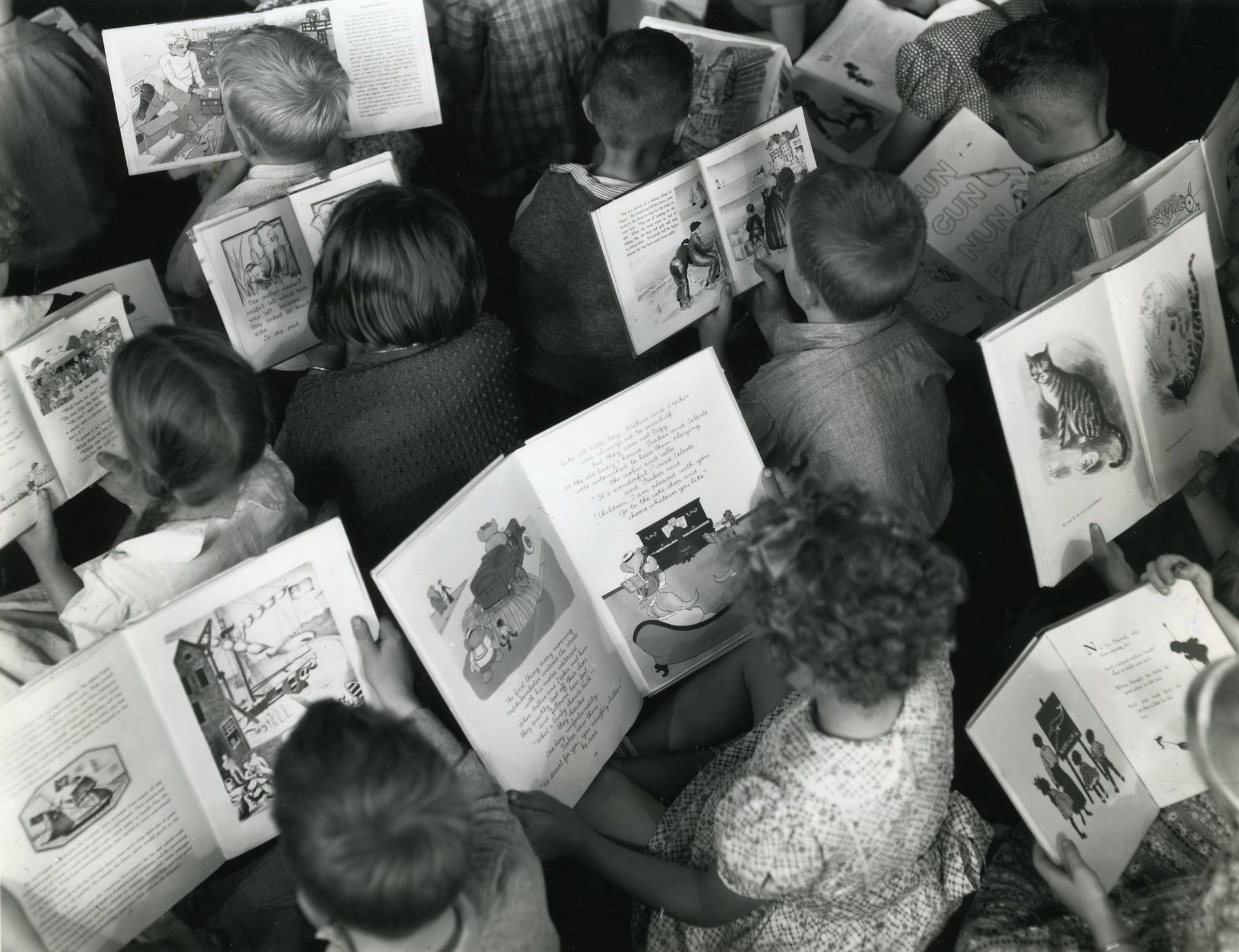 Новые книги для детей. Фото: flickr.com/photos/archivesnz/15963758684