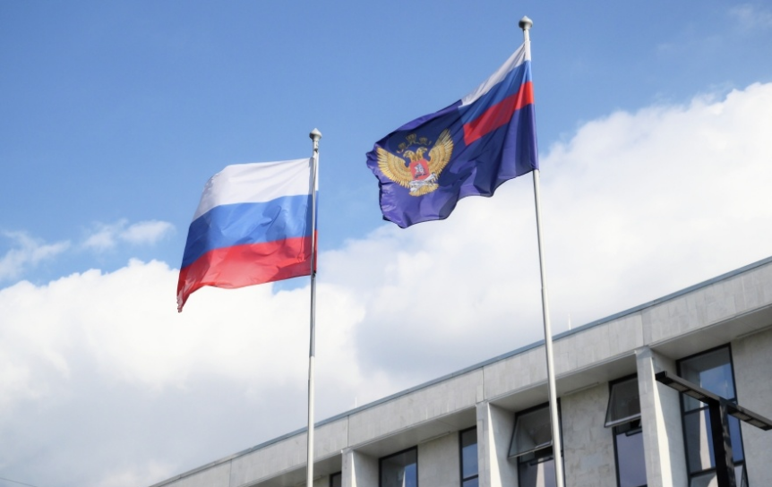 Флаги у здания Министерства просвещения РФ в Москве / Алексей Майшев/РИА Новости