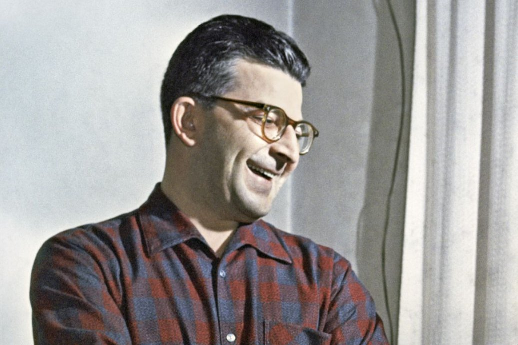 100 лет со дня рождения писателя Аркадия Стругацкого
 (1925-1991)
 / А. Моклецов/РИА Новости

