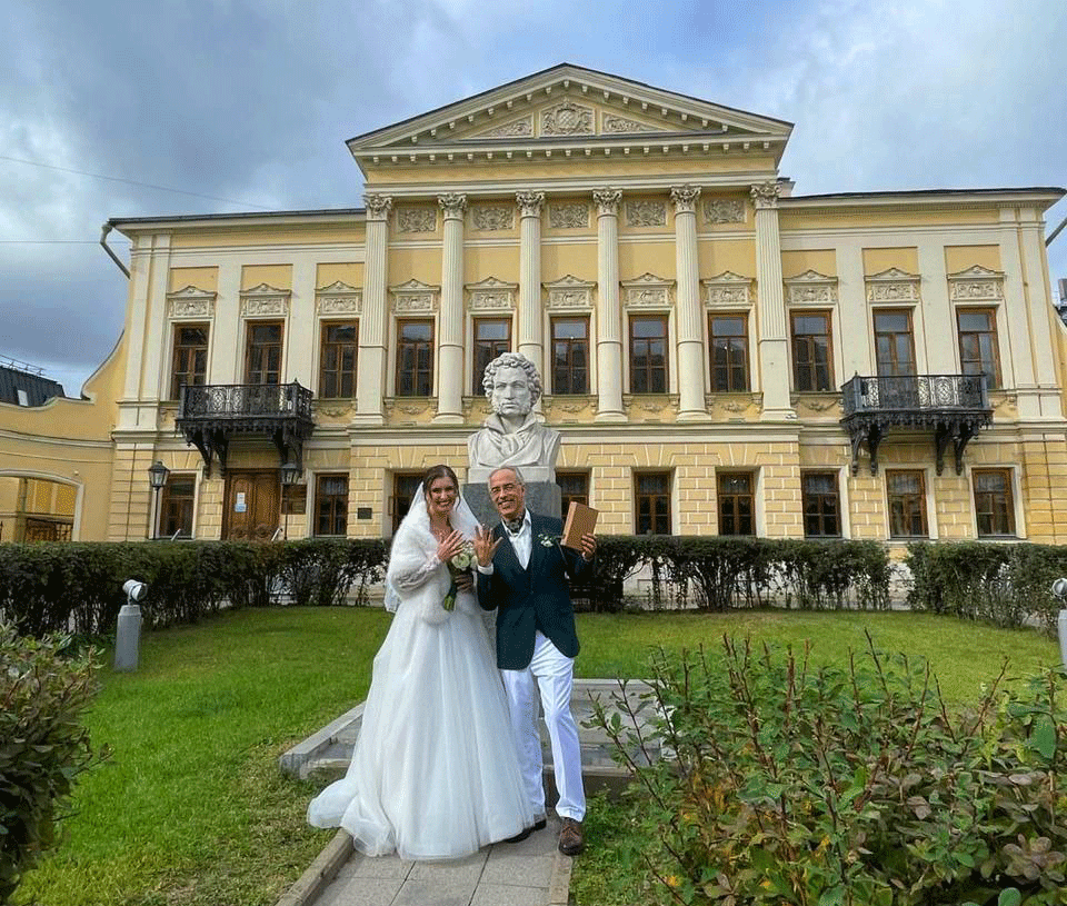Поздравляем с Днем свадьбы шеф-редактора нашего портала, дорогого Михаила Визеля! 