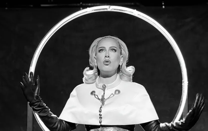 Кадр из клипа Адель “Oh My God”  / Источник: Vevo