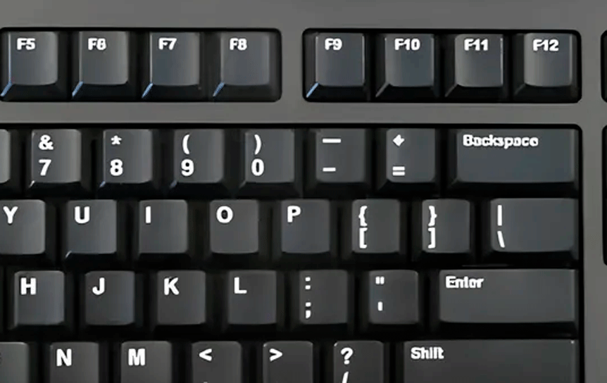 Скобки вместо точки: Лингвист Максим Кронгауз рассказал, что значит 'насыпать ногти' и почему это немодно Скобки вместо точки: Лингвист Максим Кронгауз рассказал, что значит 'насыпать ногти' и почему это немодно