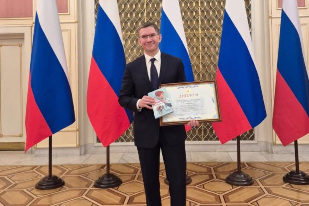 Интервью с лауреатом премии правительства по детской литературе Дмитрием Ищенко/ Предоставлено издательством 'КомпасГид'
Интервью с лауреатом премии правительства по детской литературе Дмитрием Ищенко/ Предоставлено издательством 'КомпасГид'