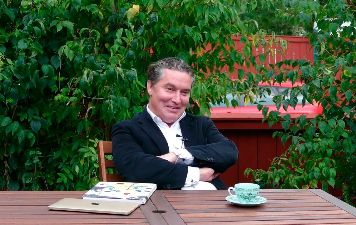 Правнук Льва Толстого получил гражданство России/ Даниил Толстой. Кадр видео канала Serguei Pestov (Familjen Pestov Mildström)