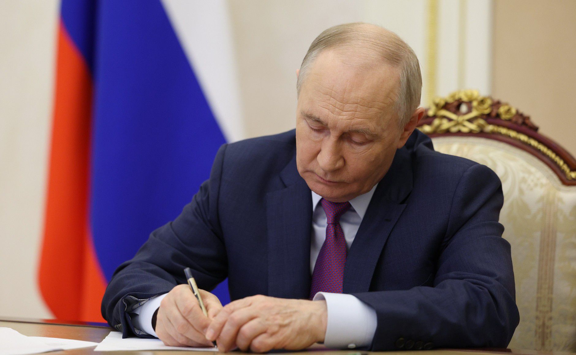 На заседании Совета по реализации госполитики в сфере поддержки русского языка и языков народов России (в режиме видеоконференции). / Источник: http://kremlin.ru/ На заседании Совета по реализации госполитики в сфере поддержки русского языка и языков народов России (в режиме видеоконференции). / Источник: http://kremlin.ru/