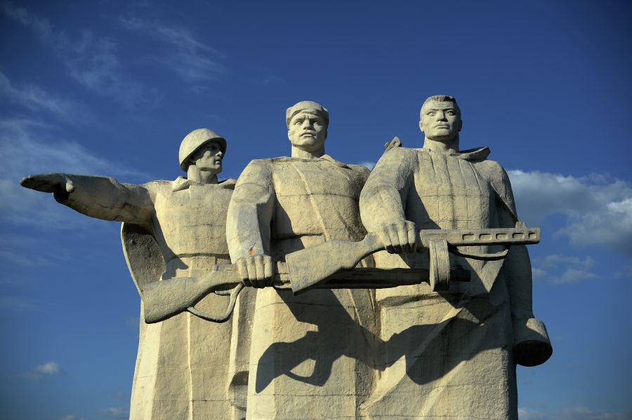 Мемориал памяти 28 героев-панфиловцев в Волоколамском районе / Фото: Владимир Сергеев/РИА Новости Мемориал памяти 28 героев-панфиловцев в Волоколамском районе / Фото: Владимир Сергеев/РИА Новости